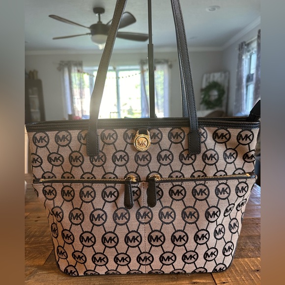 MICHAEL Michael Kors Handbags - Michael Kors Kempton Monogram Logo Signature Tote